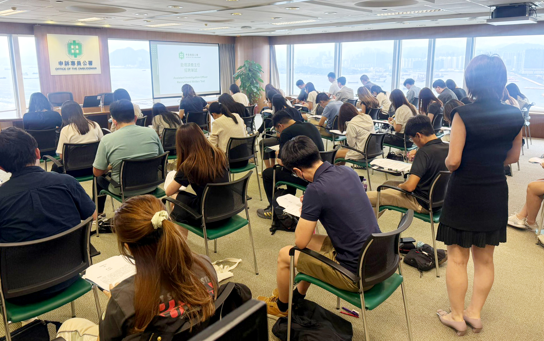 新一輪助理調查主任招聘反應熱烈 逾1 400名年輕人申請